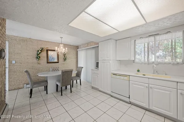 $335,000 | 15 Frank Street, Carbondale, PA 18407