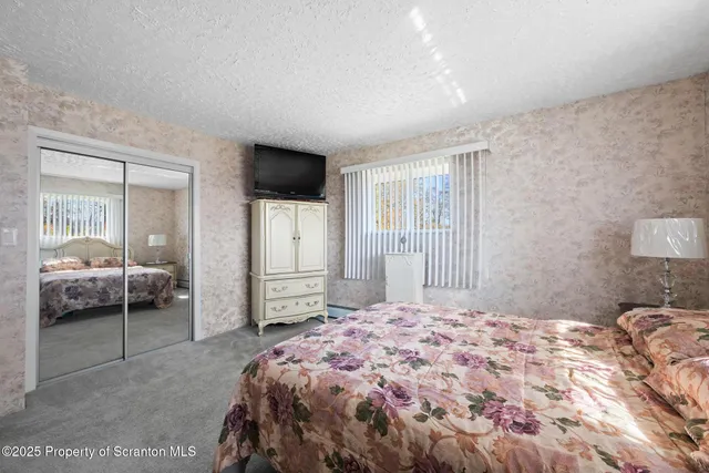 $359,500 | 15 Frank Street, Carbondale, PA 18407