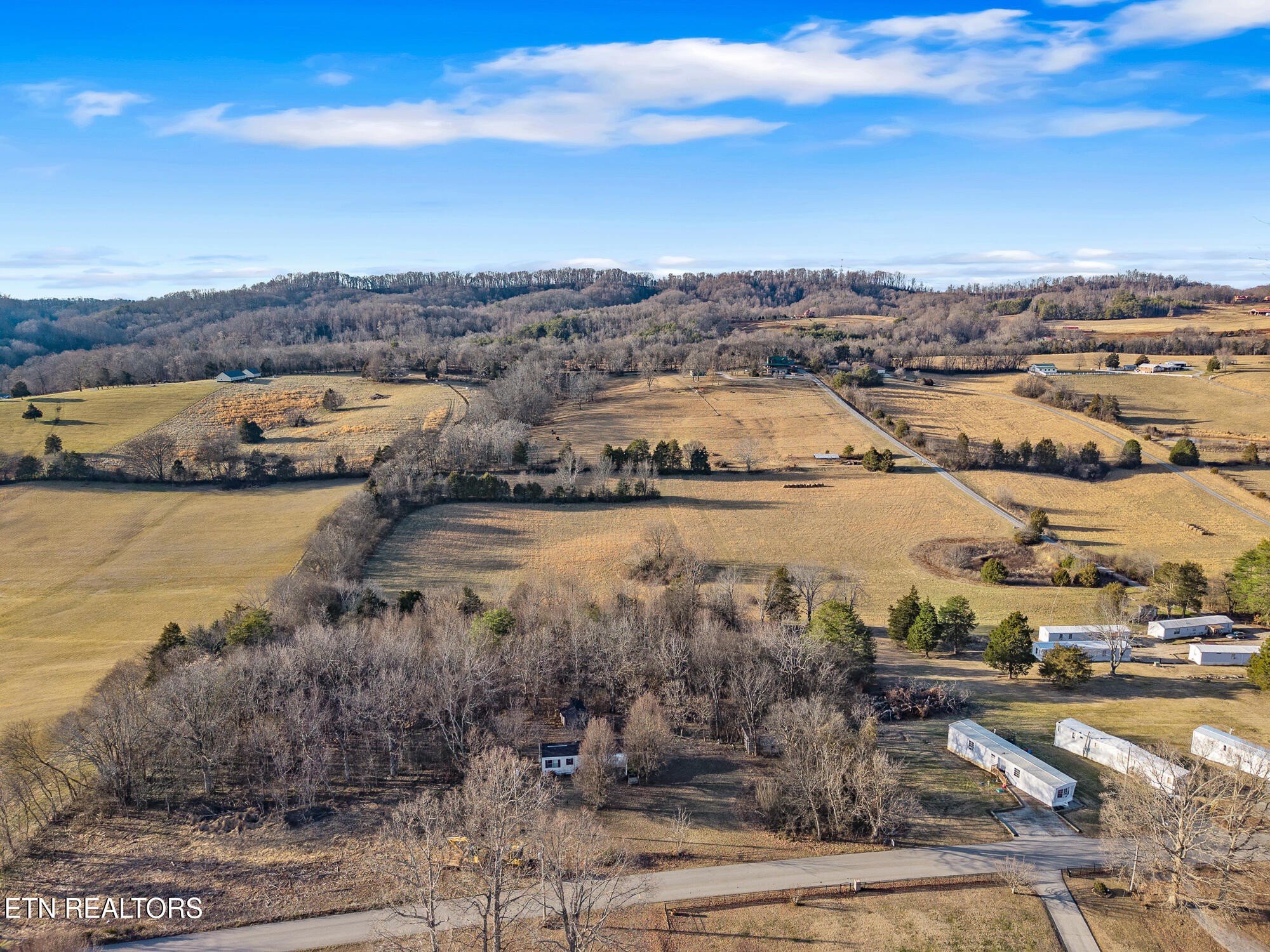 327 Thompson Road Madisonville, TN 37354 - Photo 2 of 18 Gallery Image 2