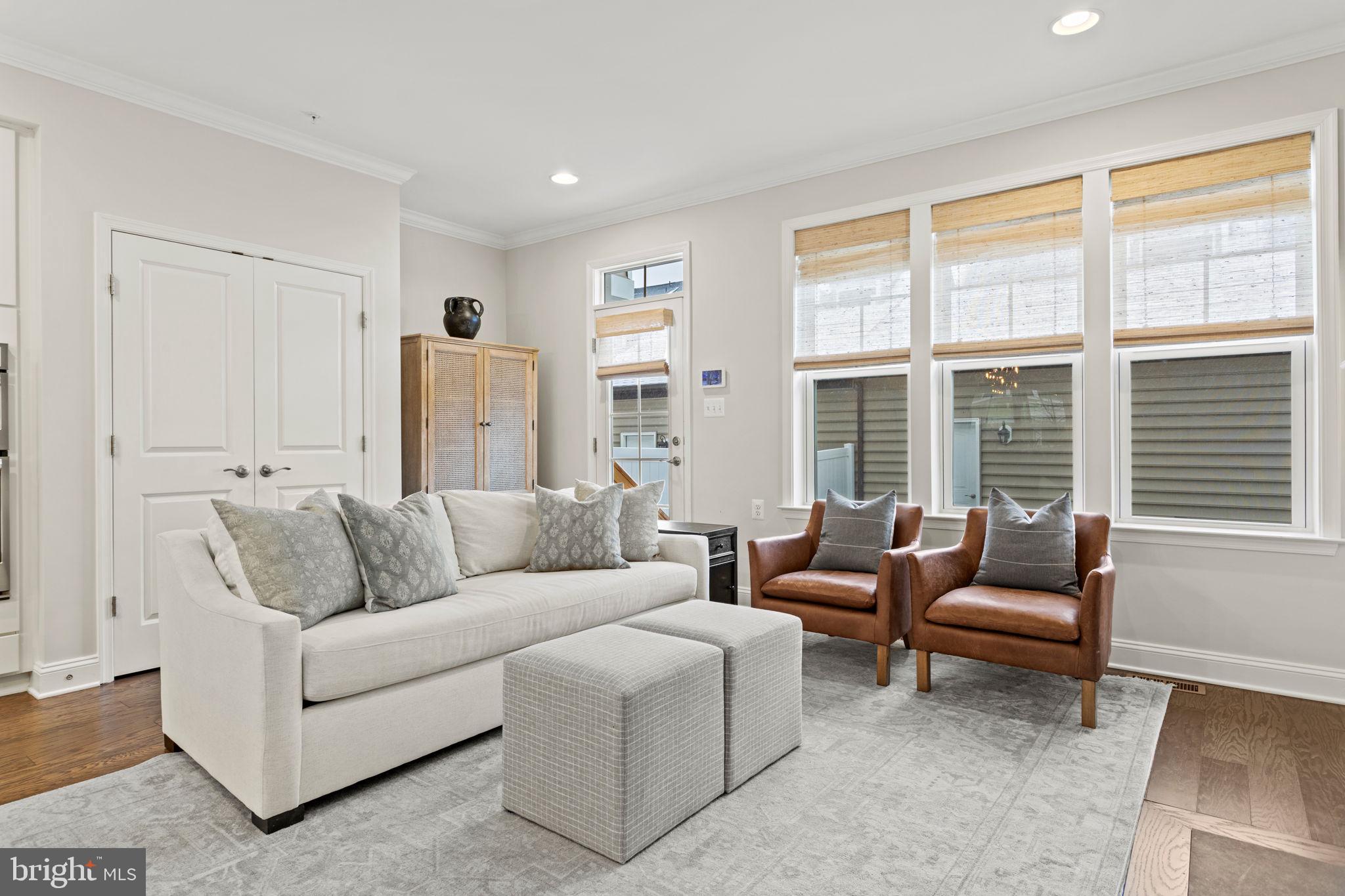 813 Lindley Road Frederick, MD 21701 - Photo 25 of 66 Living Room