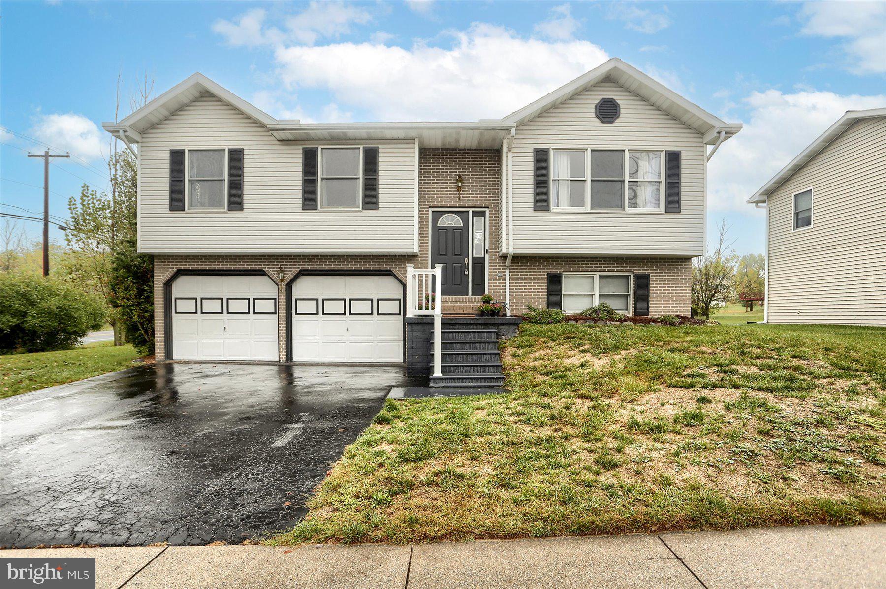 6435 Taunton Road Harrisburg, PA 17111 - Photo 1 of 36 Gallery Image 1