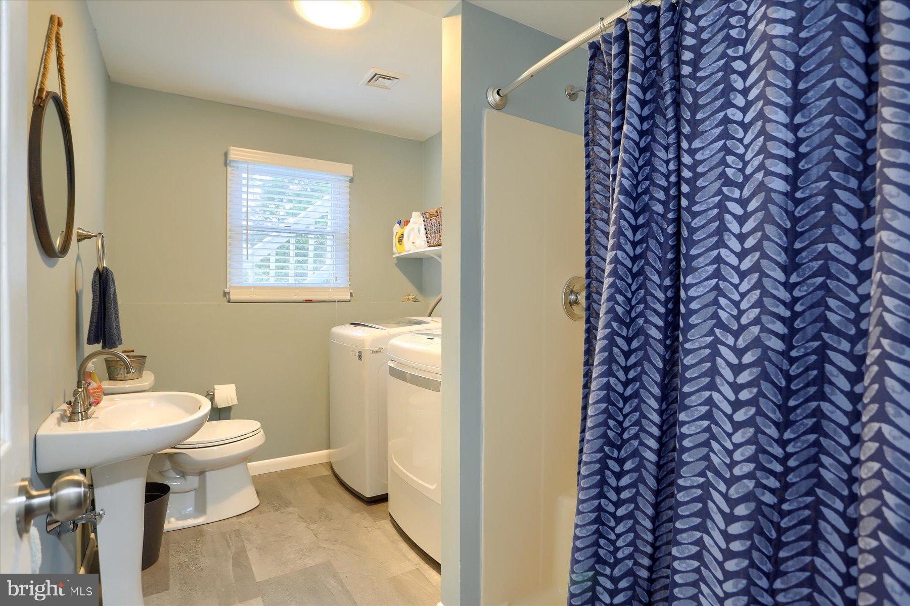 6435 Taunton Road Harrisburg, PA 17111 - Photo 21 of 36 Downstairs bathroom