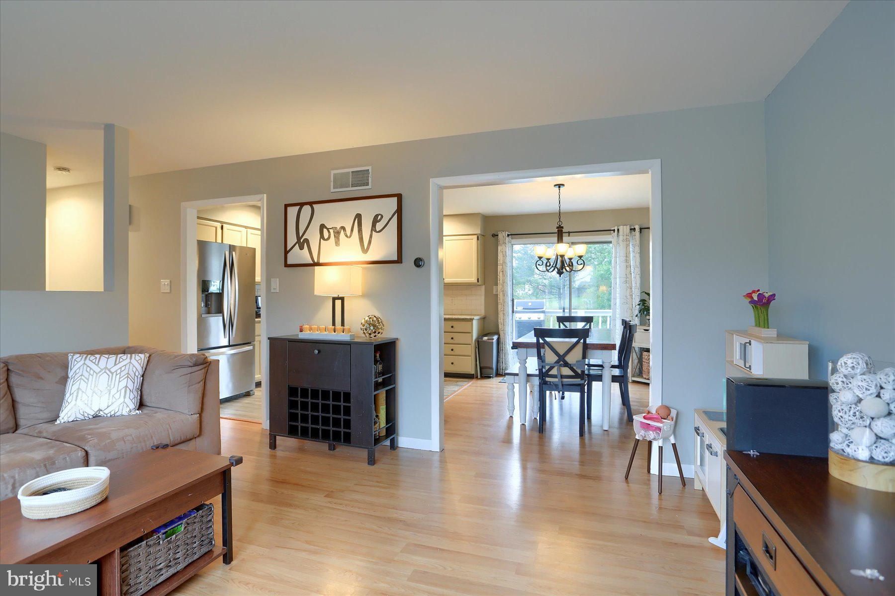 6435 Taunton Road Harrisburg, PA 17111 - Photo 3 of 36 Gallery Image 3