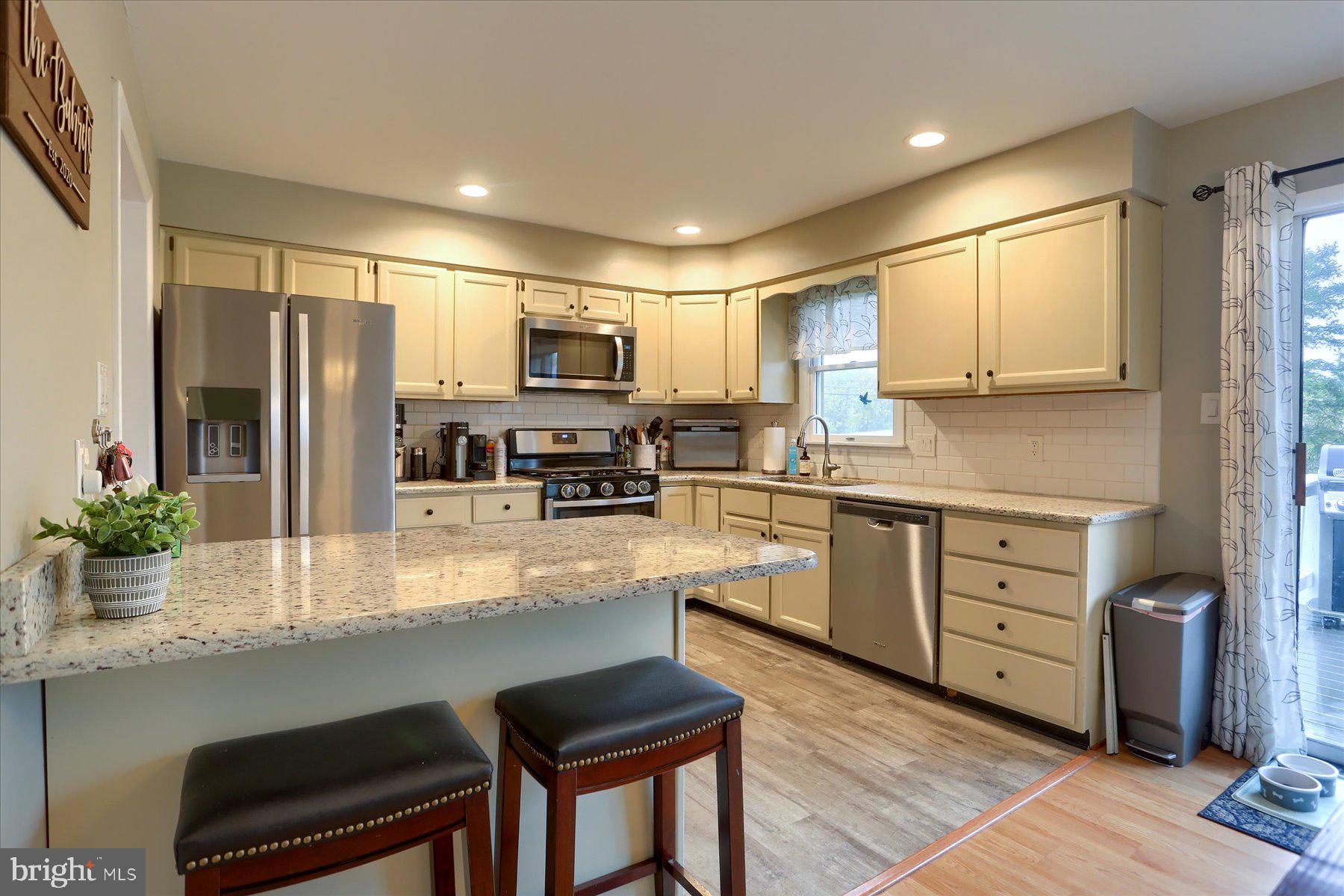 6435 Taunton Road Harrisburg, PA 17111 - Photo 6 of 36 Gallery Image 6