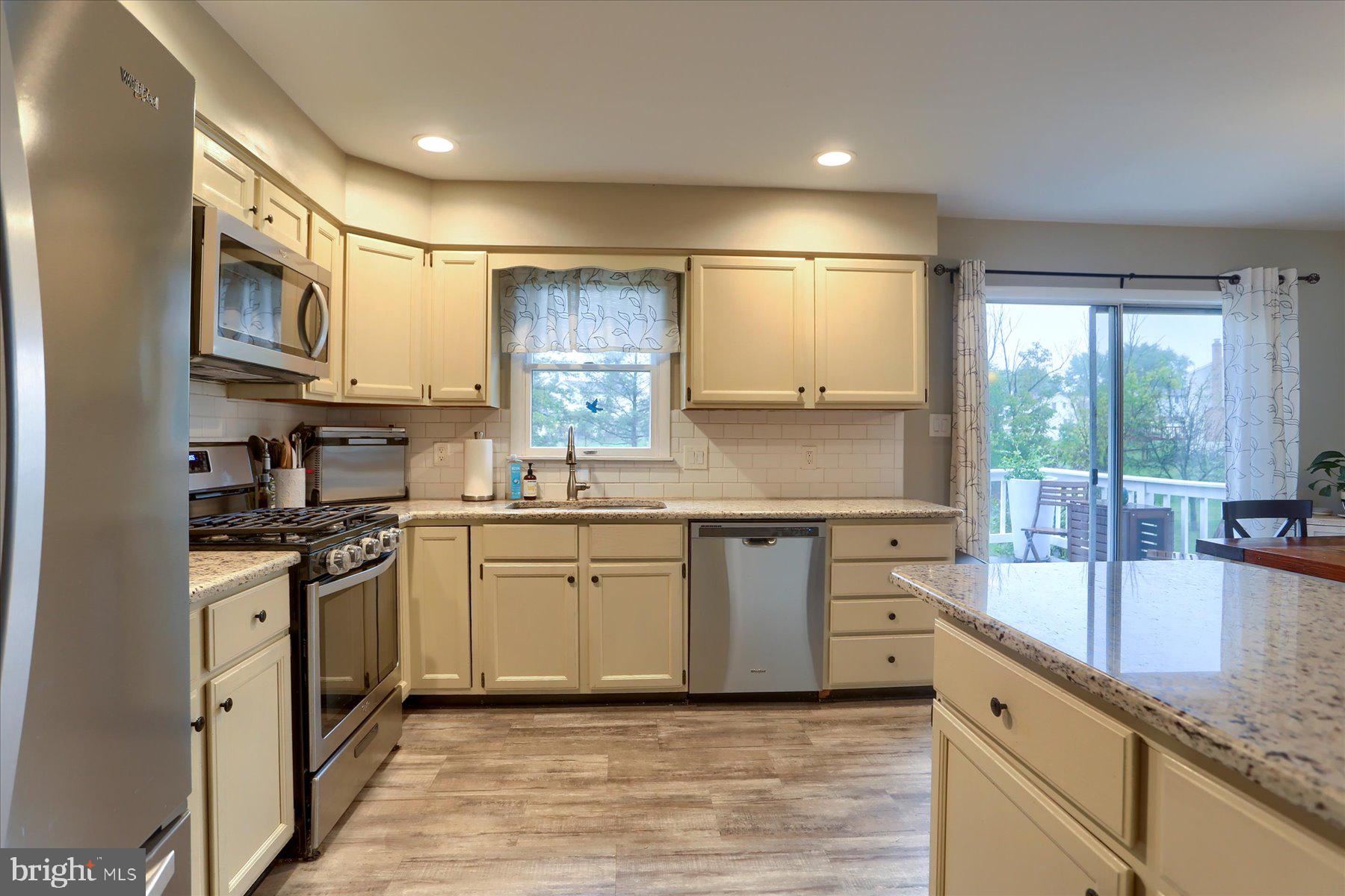 6435 Taunton Road Harrisburg, PA 17111 - Photo 10 of 36 Gallery Image 10