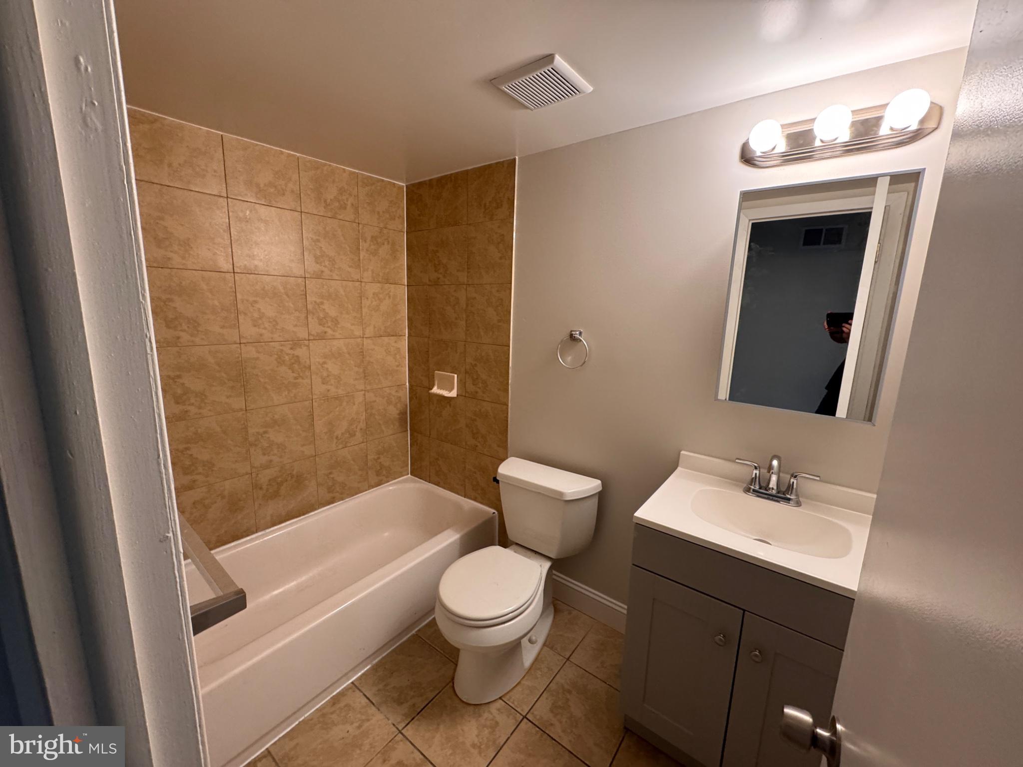 12086 Abby Road Philadelphia, PA 19154 - Photo 7 of 10 Gallery Image 7