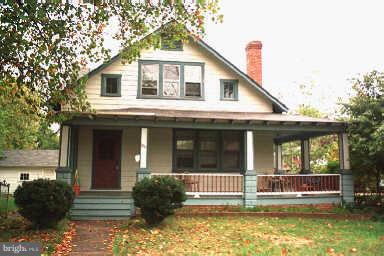 1001 Russell Road Alexandria, VA 22301 - Photo 1 of 1 Exterior (Main)