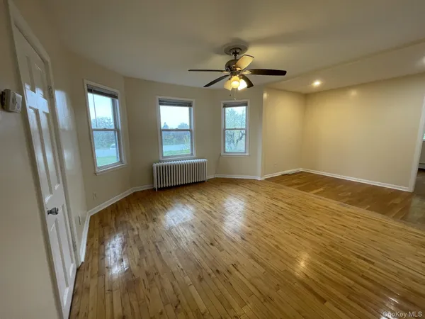 $3,600 | 27 Park Place, Unit 2, Lynbrook, NY 11563