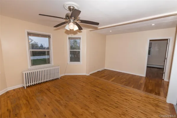 $3,600 | 27 Park Place, Unit 2, Lynbrook, NY 11563