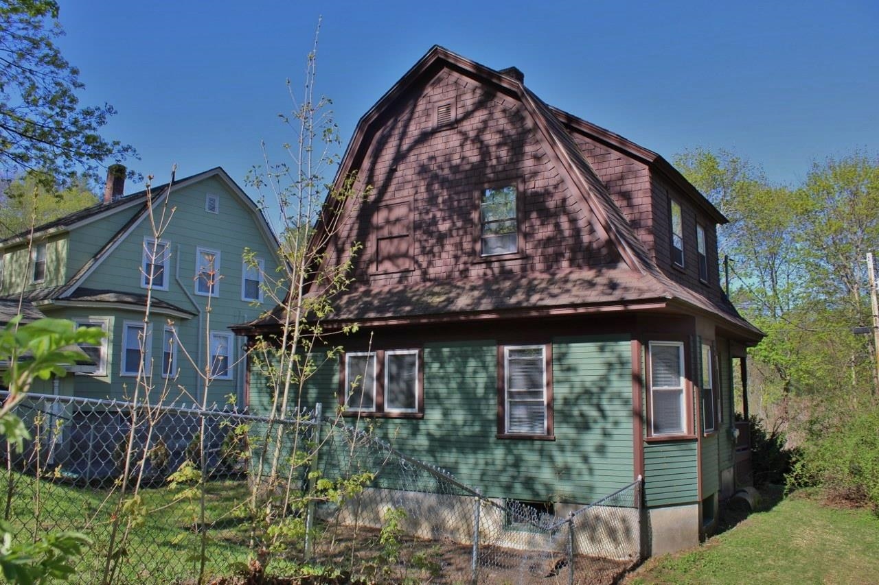 13 Clement Road Springfield, VT 05156 - Photo 3 of 17
