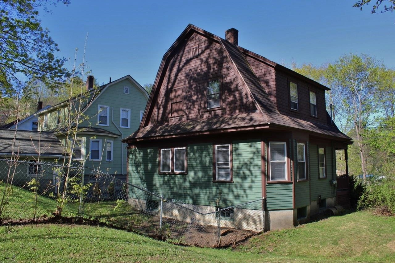 13 Clement Road Springfield, VT 05156 - Photo 4 of 17