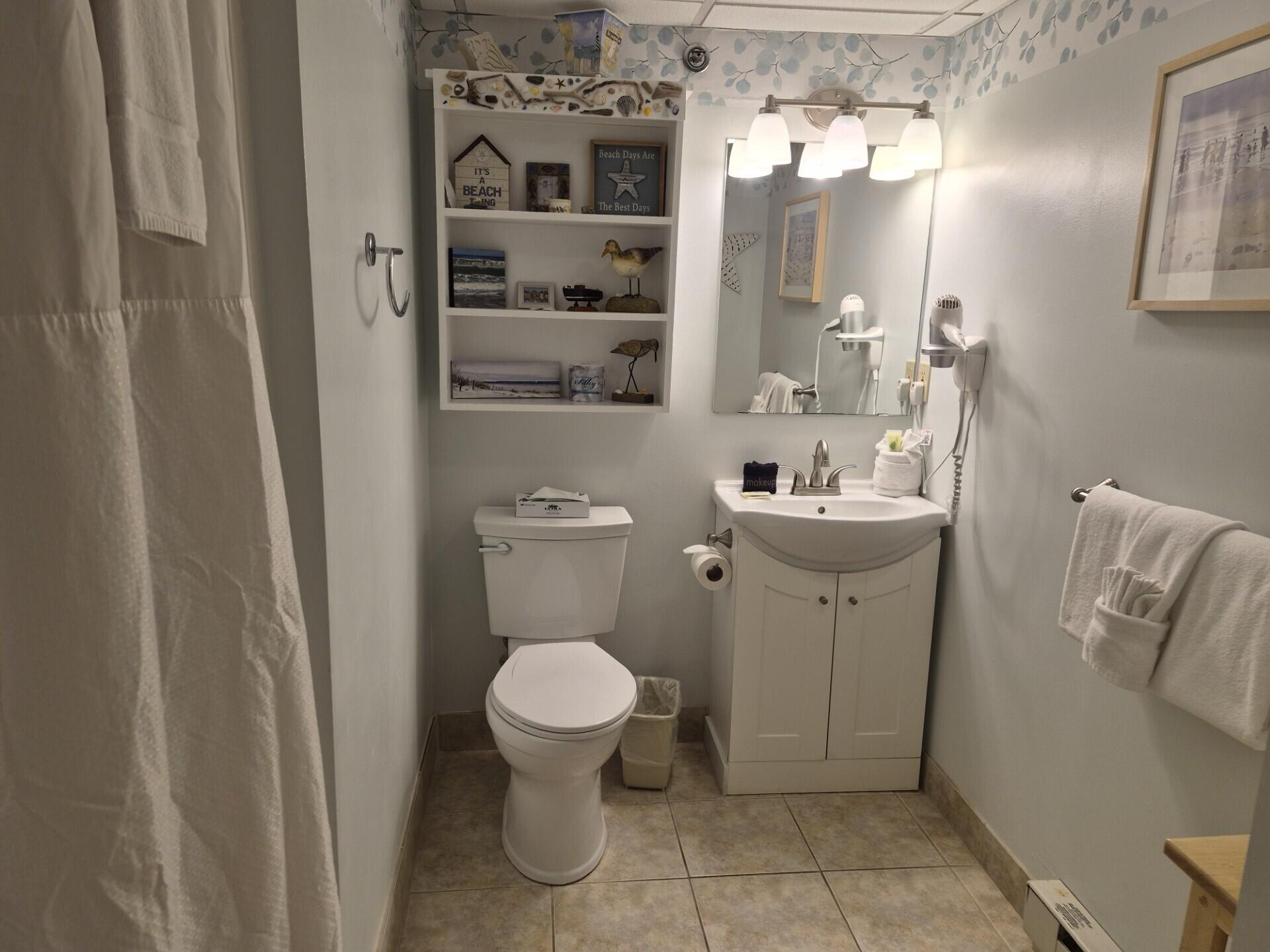 1373 Post Road, Unit 8D Wells, ME 04090 - Photo 10 of 18 GUEST BATH