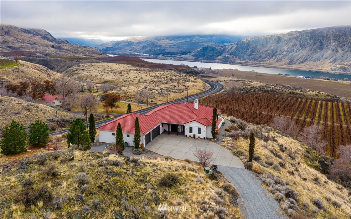 27 Ridge Road Orondo, WA 98843 - Photo 2 of 40 Gallery Image 2