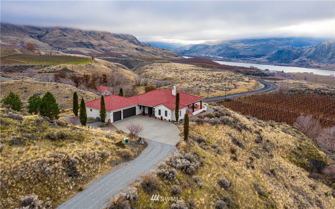 27 Ridge Road Orondo, WA 98843 - Photo 3 of 40 Gallery Image 3