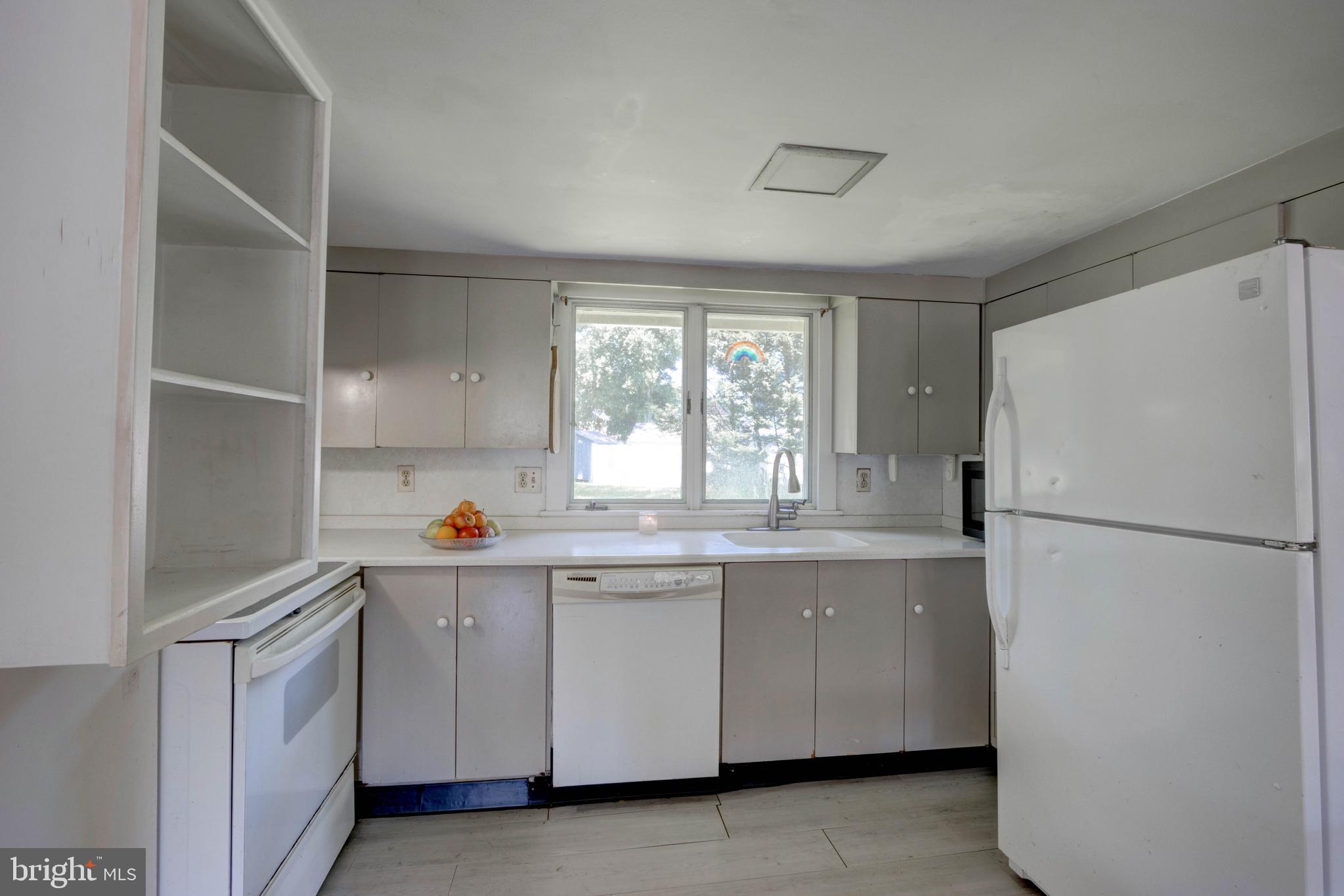 1428 Winnie Place Edgewater, MD 21037 - Photo 19 of 77 Kitchen