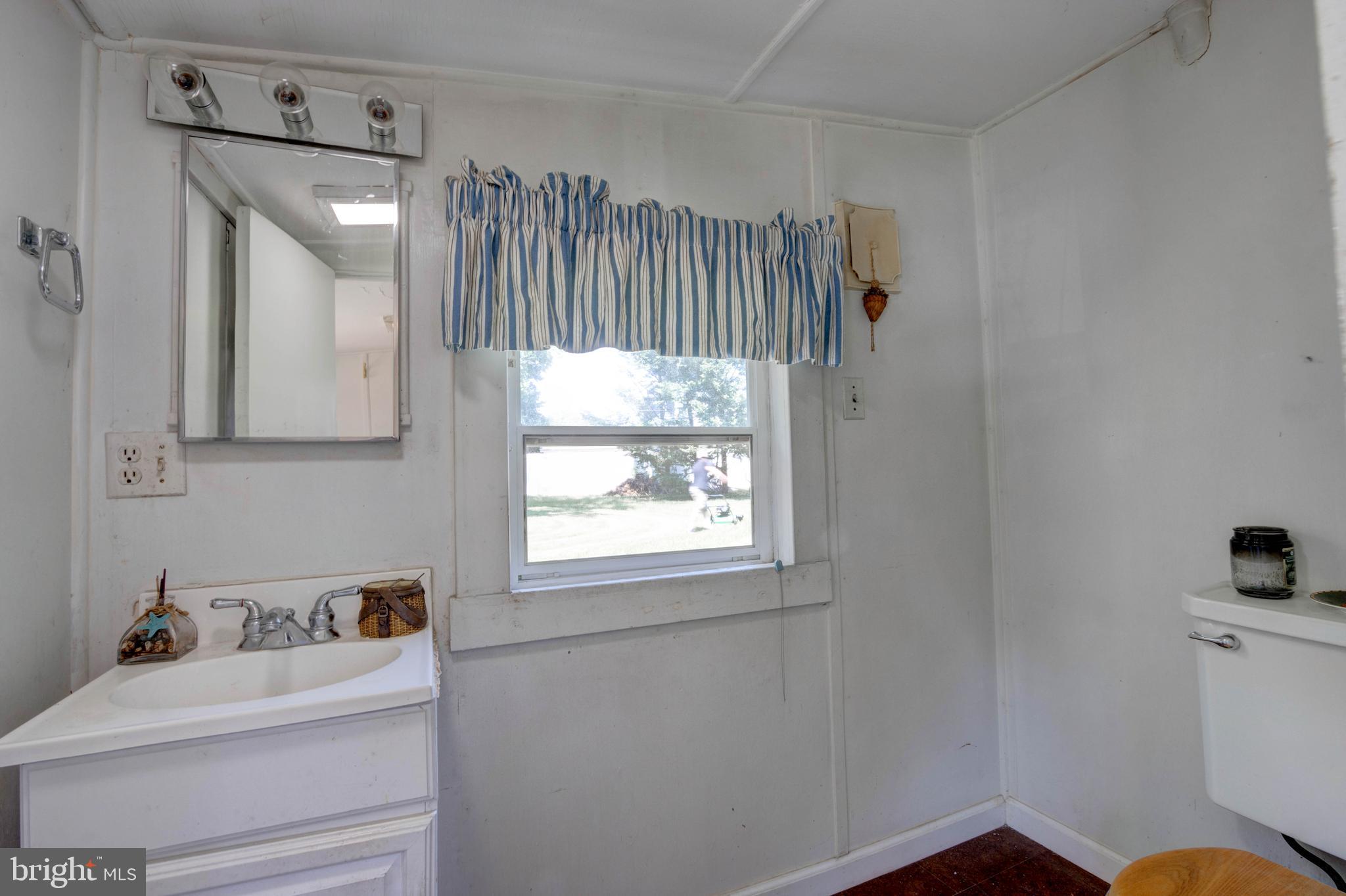 1428 Winnie Place Edgewater, MD 21037 - Photo 25 of 77 Main level powder room