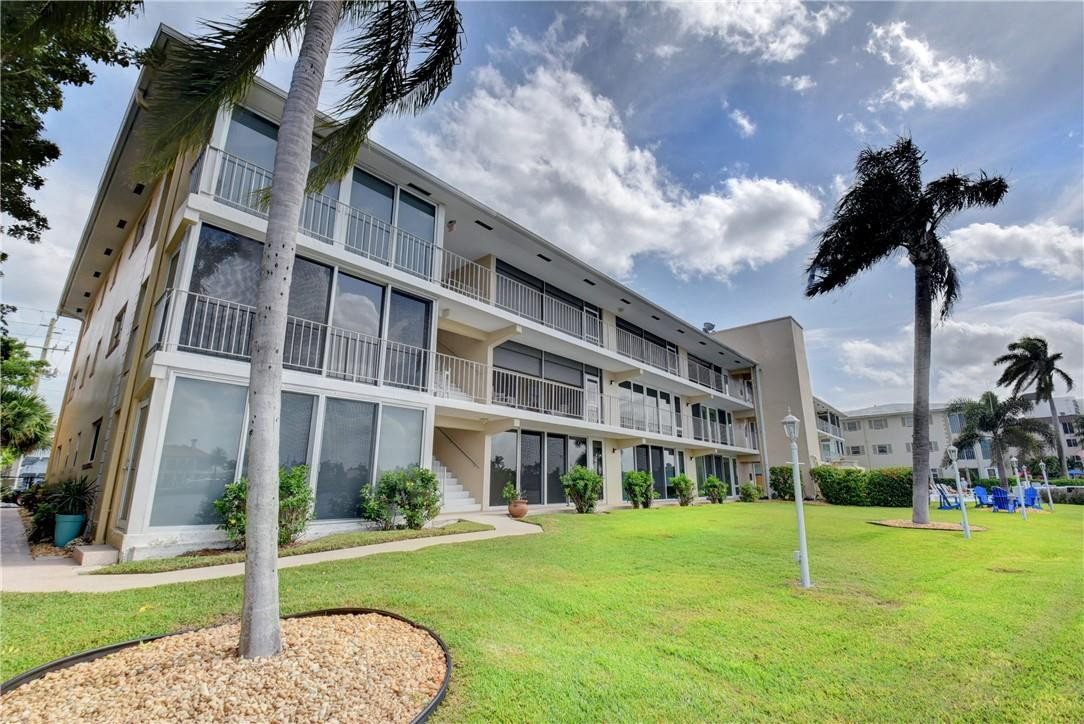 801 North Riverside Drive, Unit 3C Pompano Beach, FL 33062 - Photo 17 of 34 LOVELY FENCED GARDEN AREA