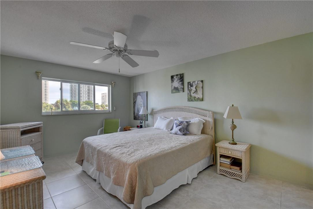 801 North Riverside Drive, Unit 3C Pompano Beach, FL 33062 - Photo 7 of 34 MASTER BEDROOM