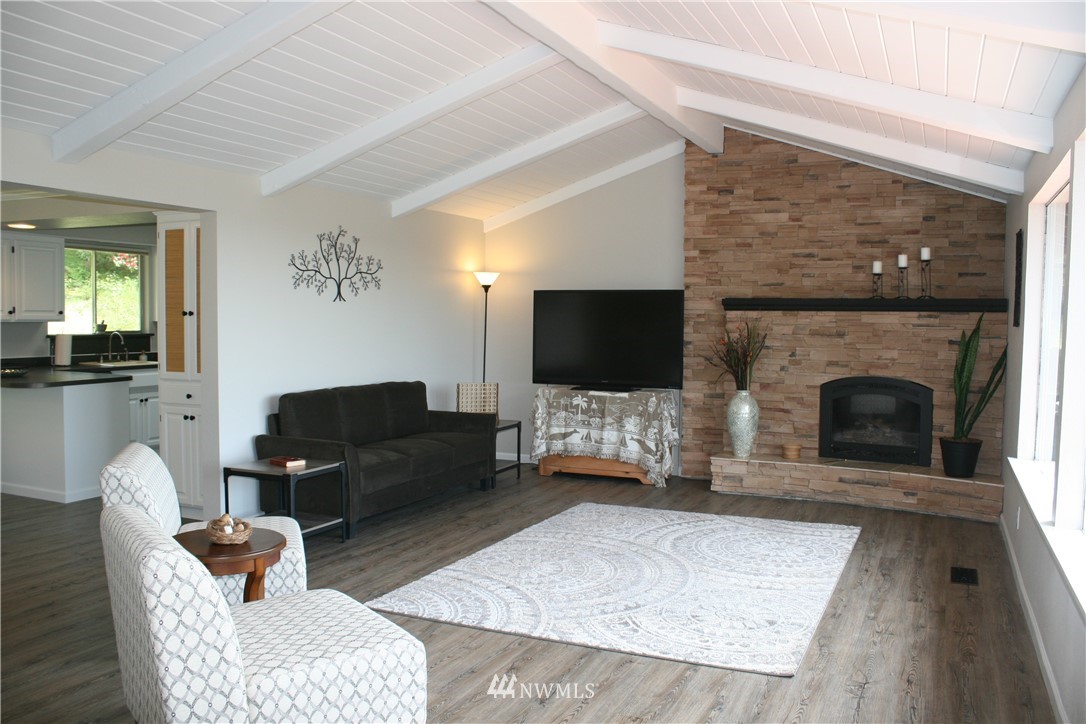 13260 Banner Road Southeast Olalla, WA 98359 - Photo 10 of 34 Gallery Image 10