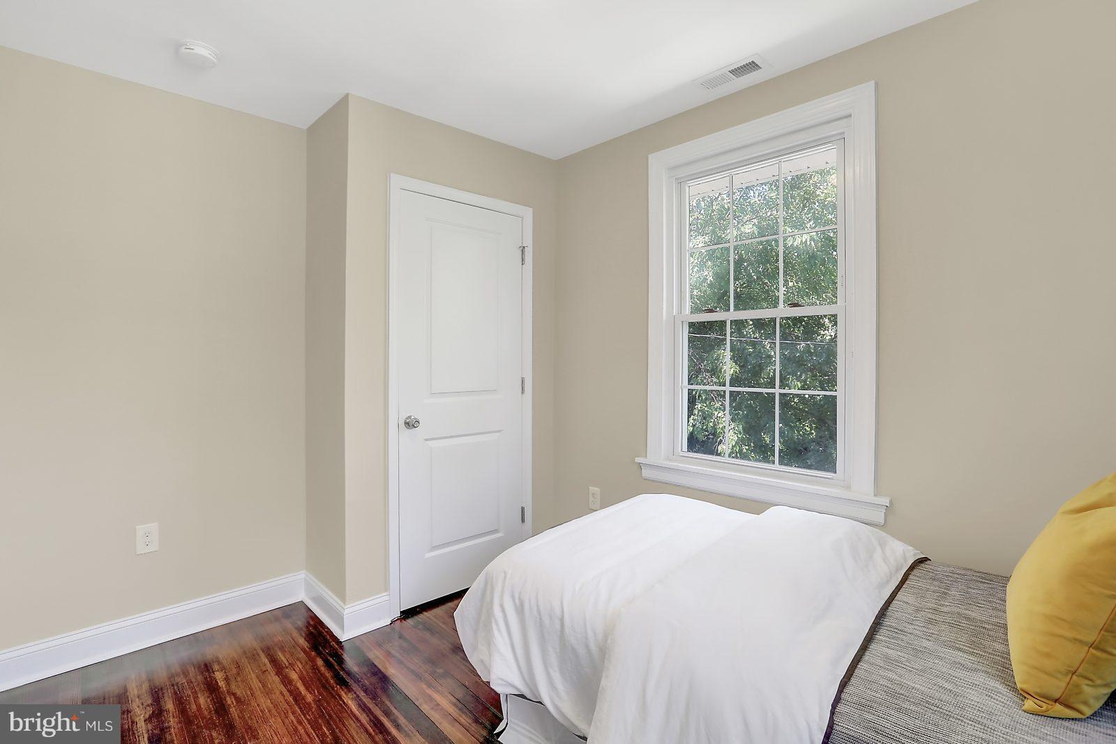 3610 Edgewood Road Baltimore, MD 21215 - Photo 16 of 29 Bedroom