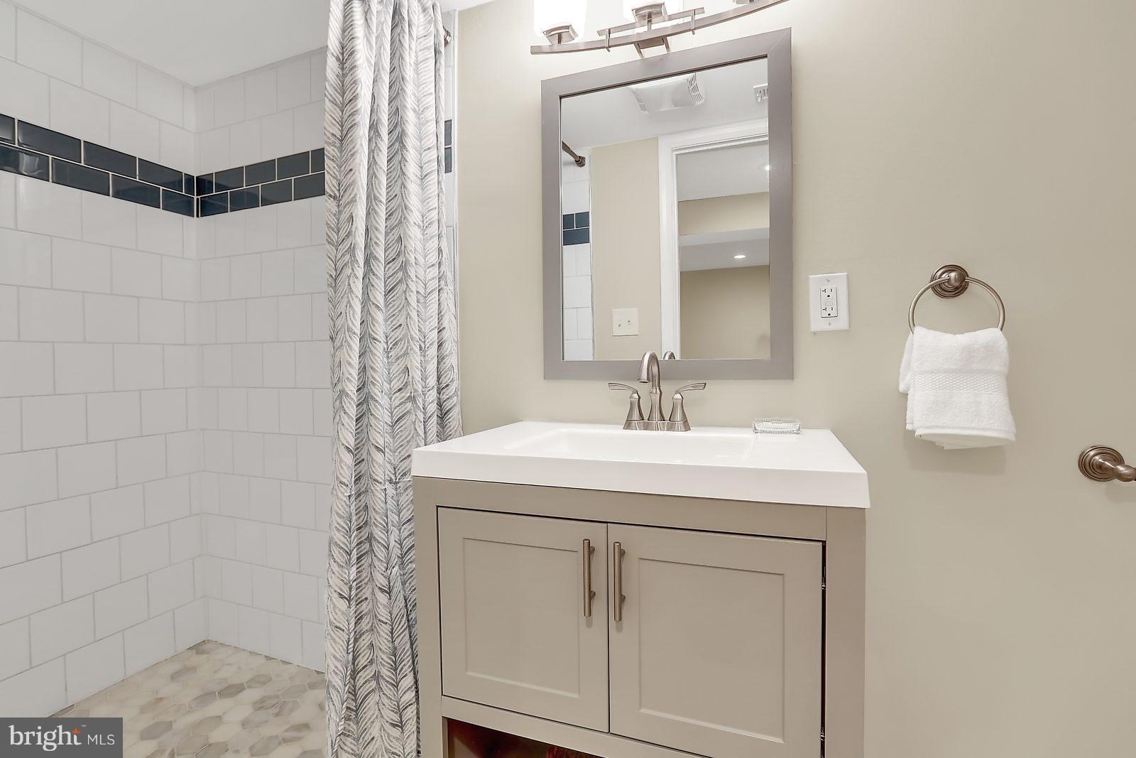 3610 Edgewood Road Baltimore, MD 21215 - Photo 21 of 29 Bath