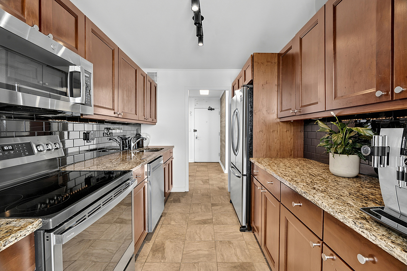 5455 North Sheridan Road, Unit 3515 Chicago, IL 60640 - Photo 28 of 68