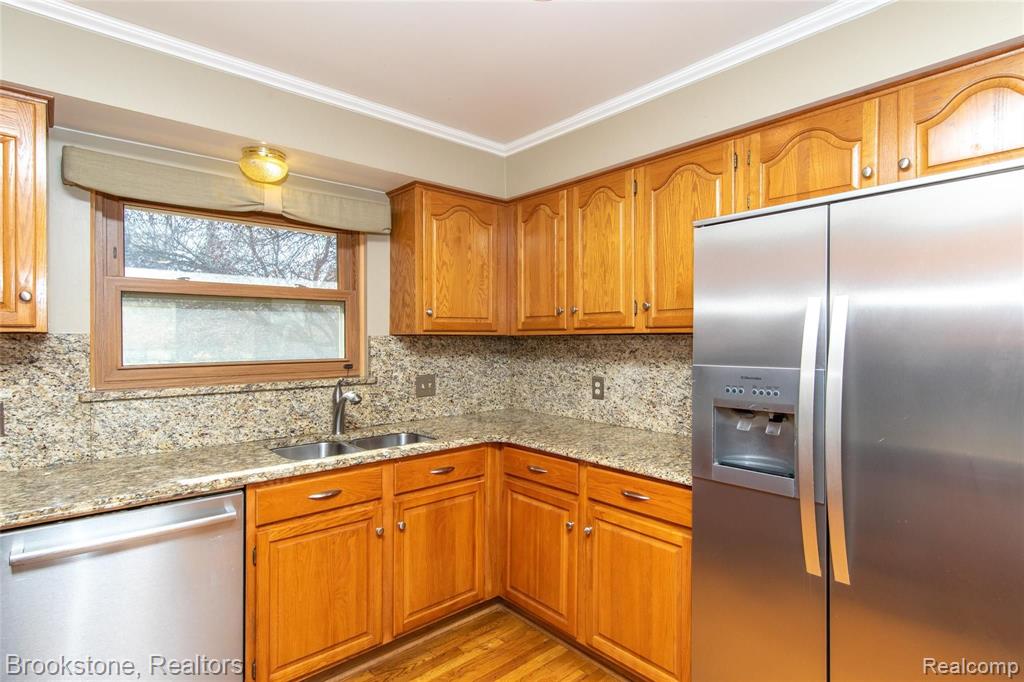 937 Ten Point Drive Rochester Hills, MI 48309 - Photo 24 of 40
