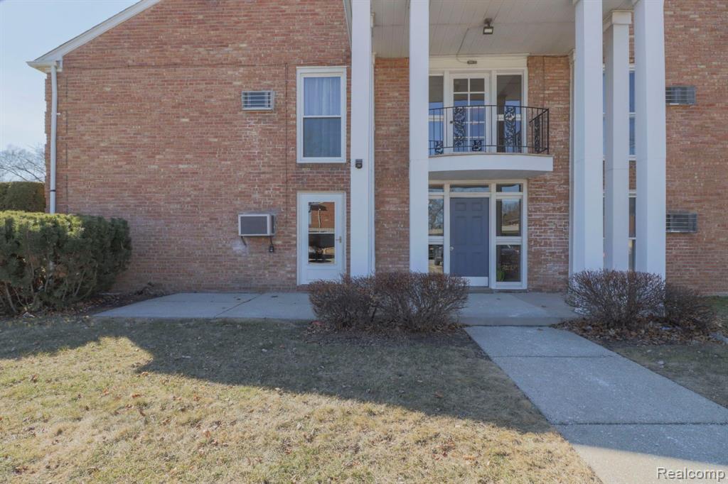 2230 West 14 Mile Road, Unit 26 Royal Oak, MI 48073 - Photo 20 of 23