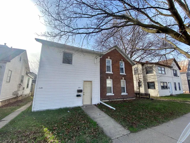 $209,900 | 1124 West Avenue South, Unit 1126, La Crosse, WI 54601