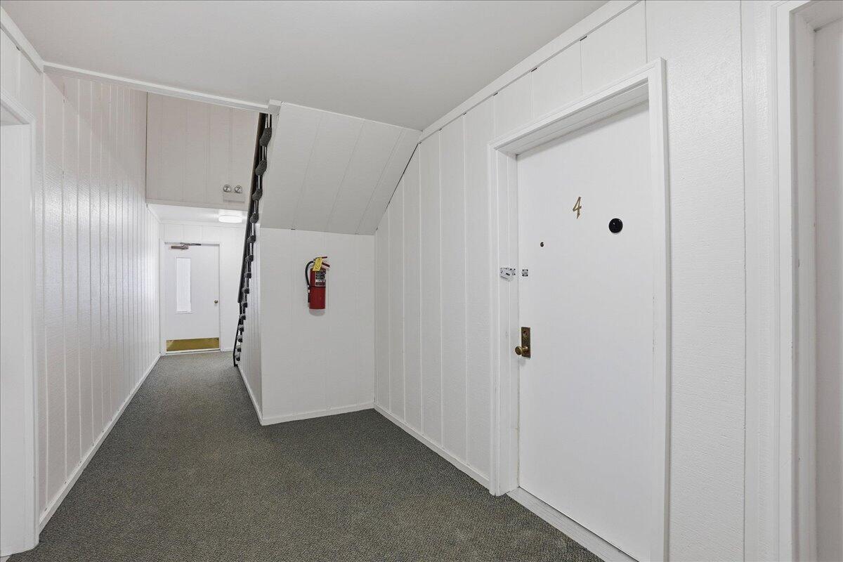 405 Old Stone Road, Unit E4 Munster, IN 46321 - Photo 2 of 25 1200x800