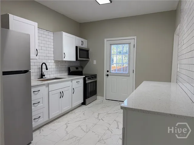 $1,995 | 728 West 39th Street, Savannah, GA 31415