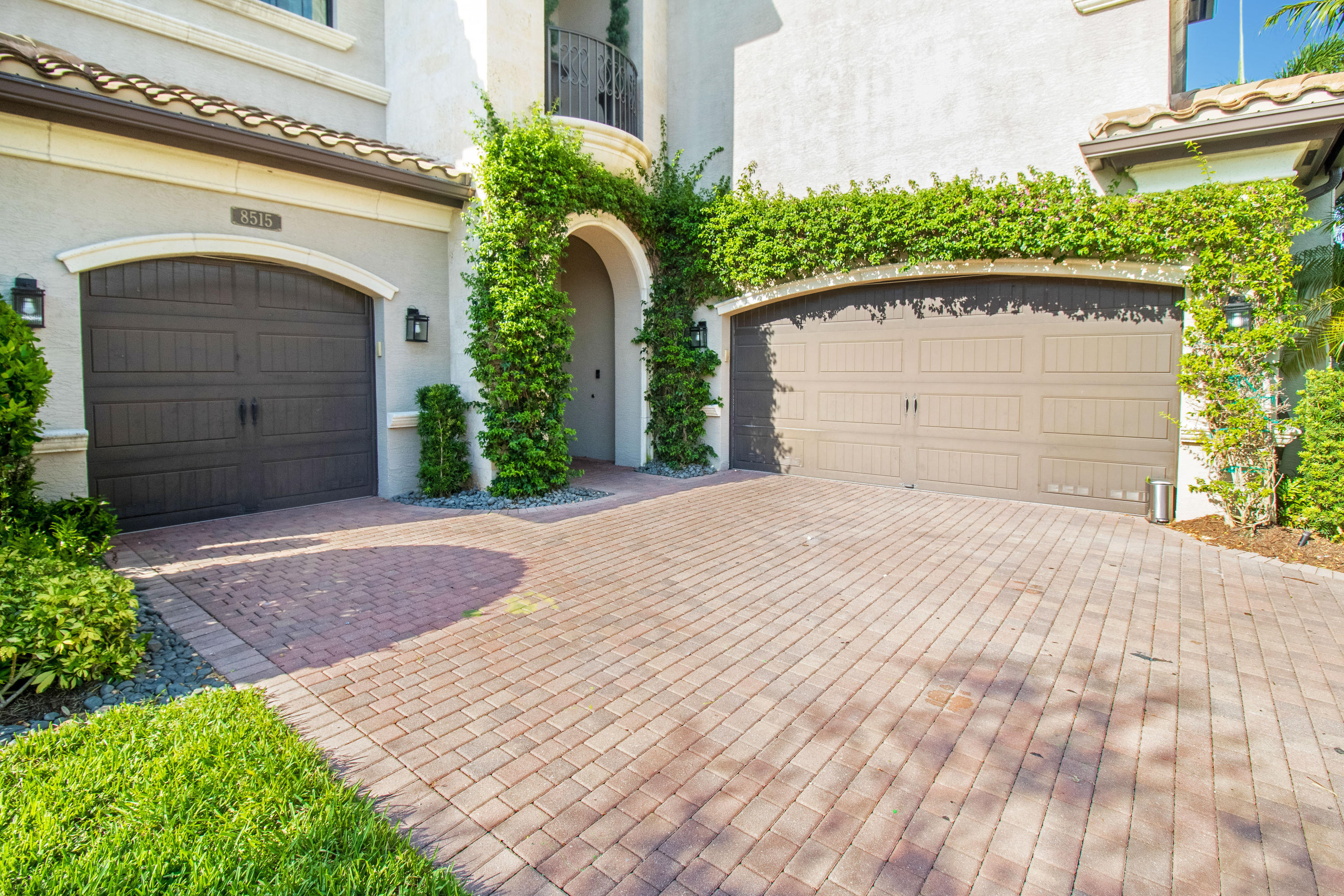 8515 Lewis River Road Delray Beach, FL 33446 - Photo 2 of 38 IMG_7598