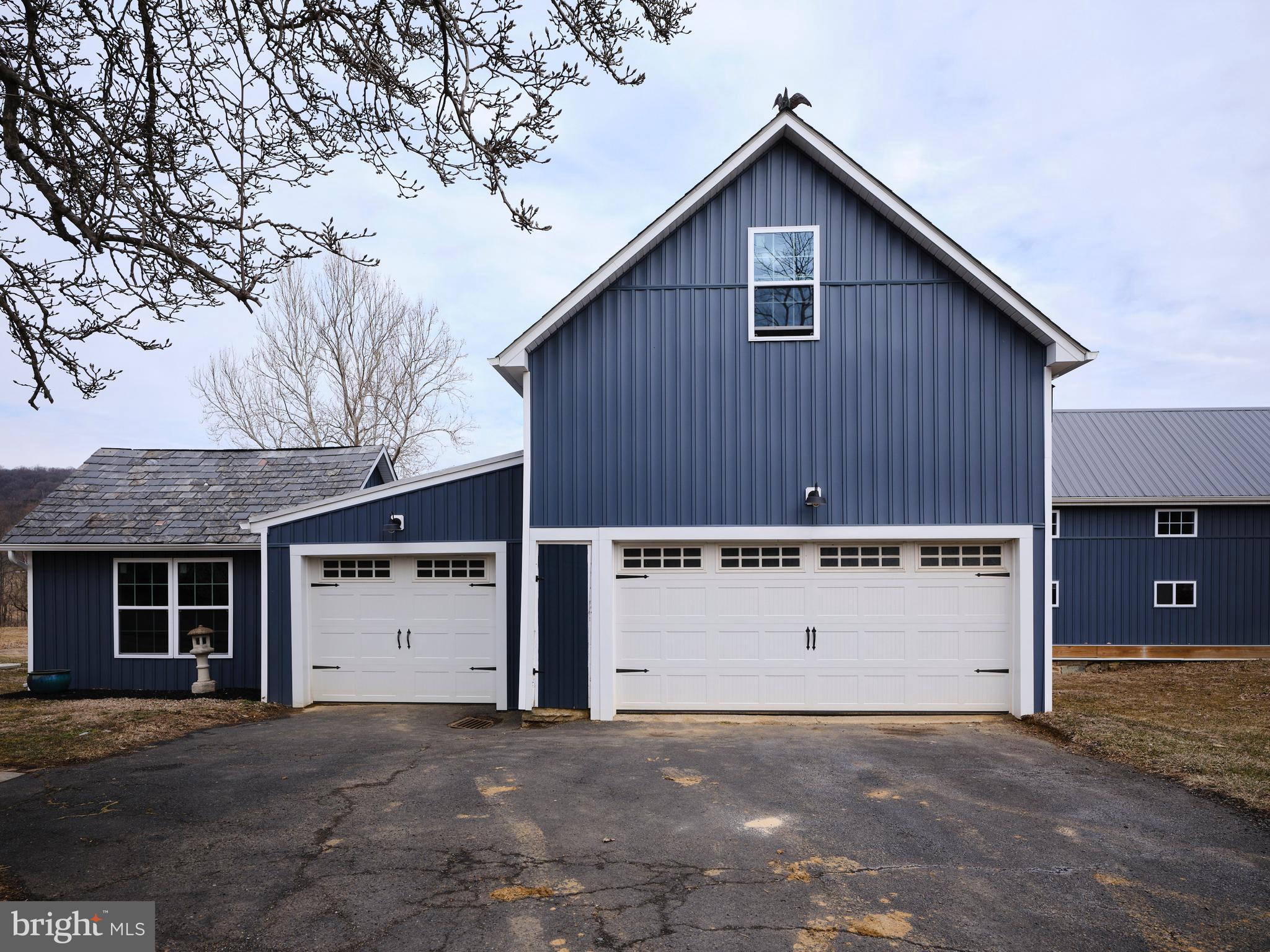 3795 Highway 212 Riegelsville, PA 18077 - Photo 37 of 51 3-car Garage/Carriage House