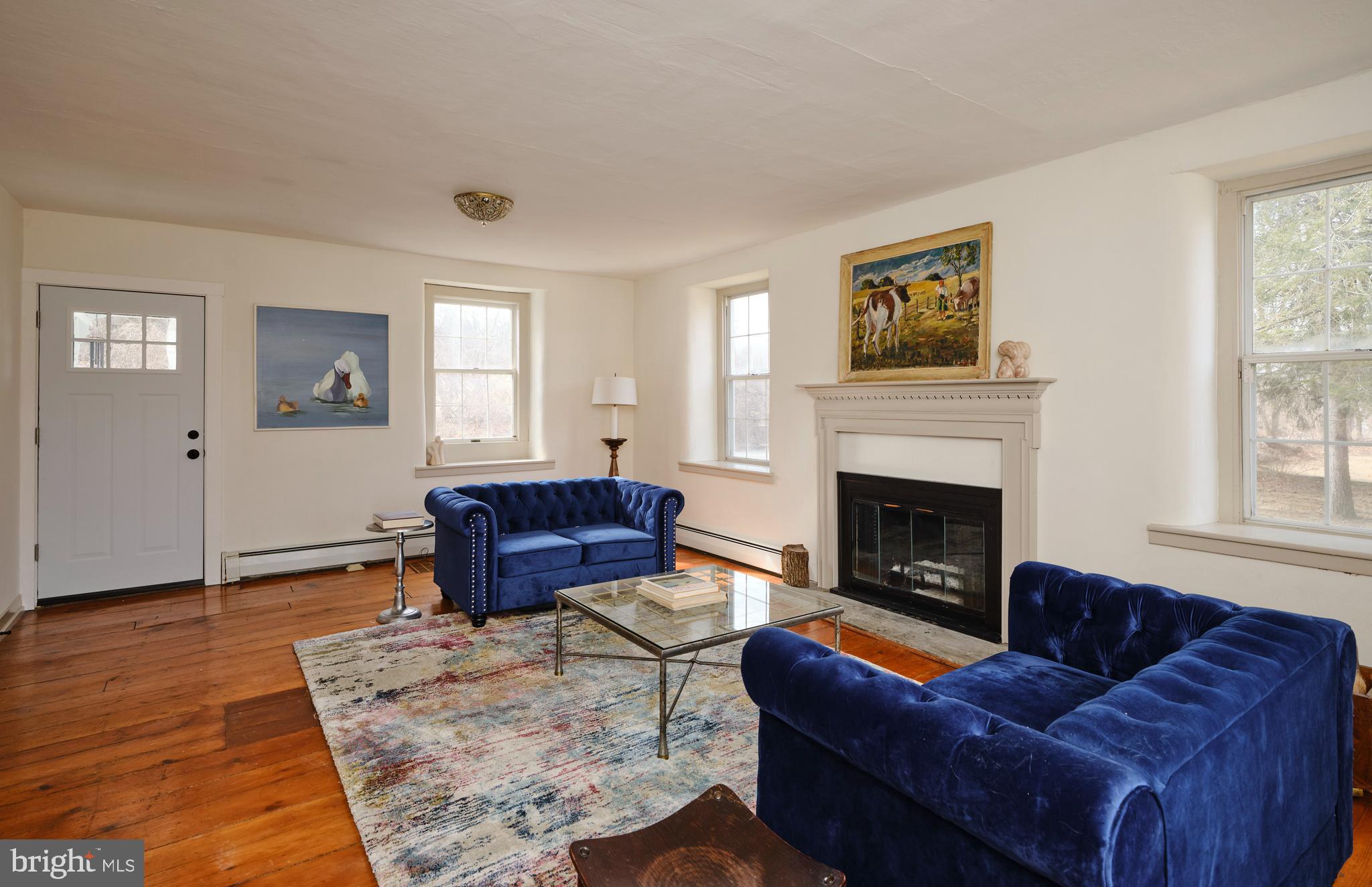3795 Highway 212 Riegelsville, PA 18077 - Photo 7 of 51 Living Room