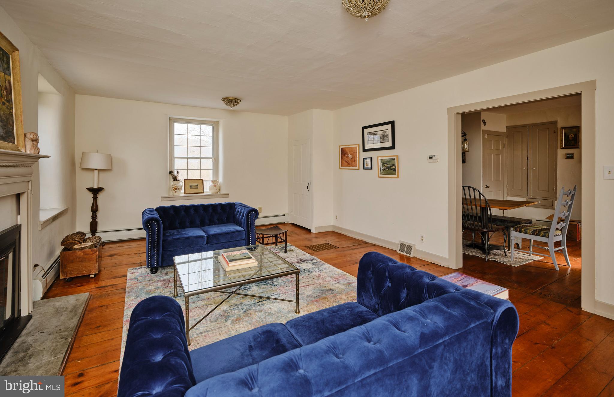3795 Highway 212 Riegelsville, PA 18077 - Photo 8 of 51 Living Room