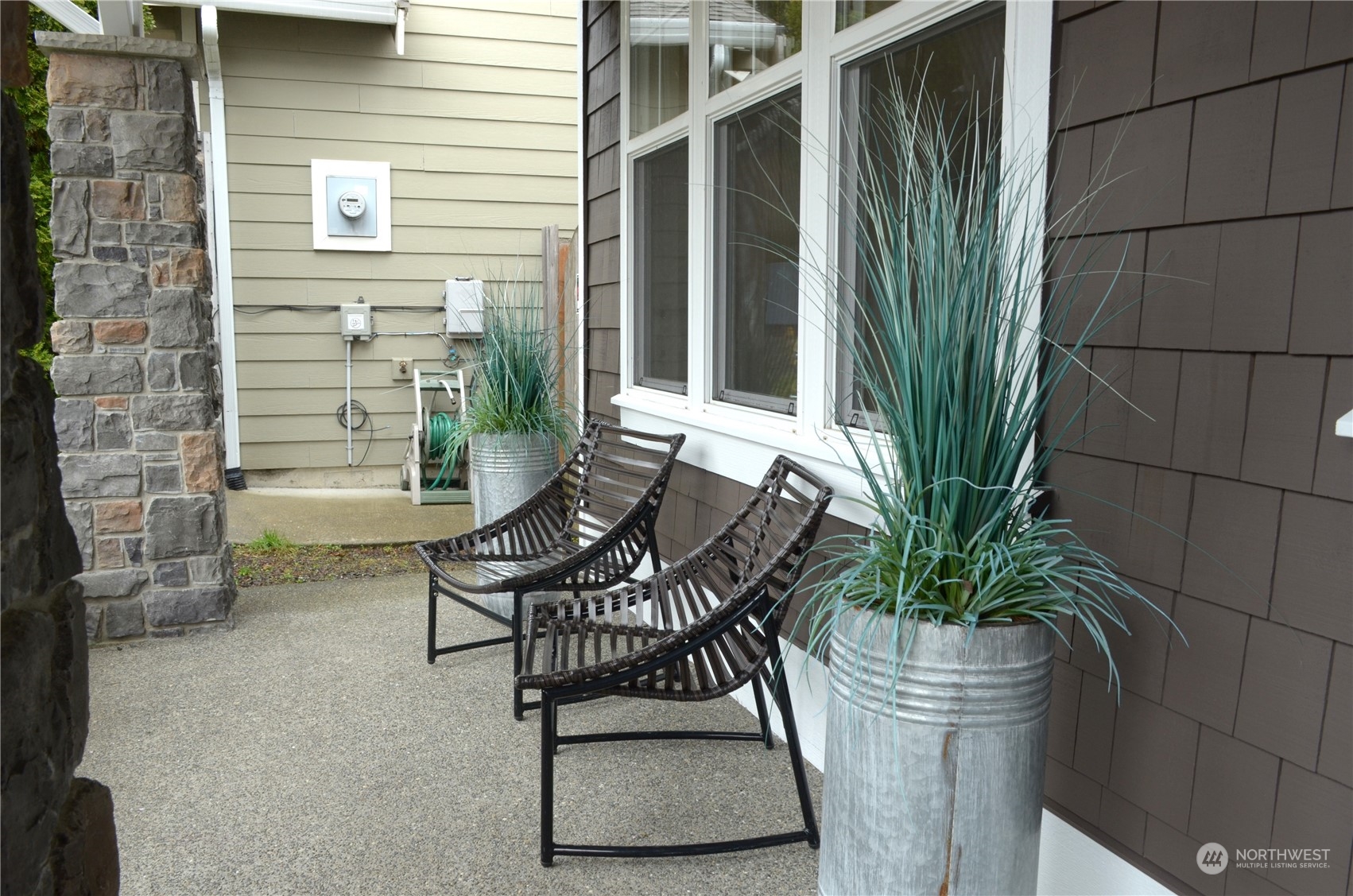 208 Orcas Place Southeast Renton, WA 98059 - Photo 3 of 40
