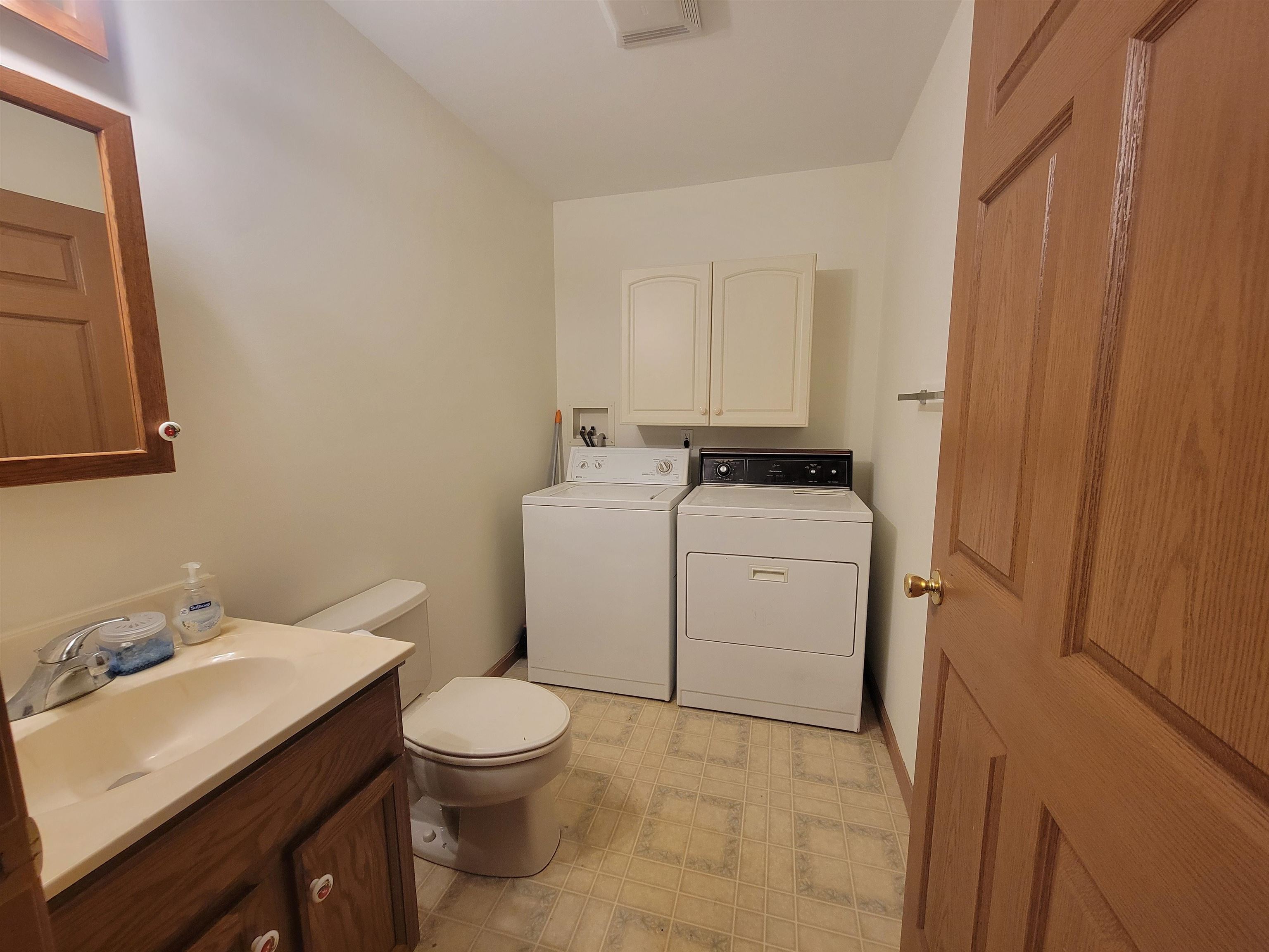 42 Chester Road Raymond, NH 03077 - Photo 10 of 36 Gallery Image 10