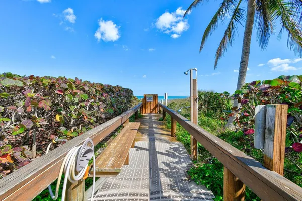$2,800 | 3200 North Hwy A1A, Unit 209, Hutchinson Island, FL 34949