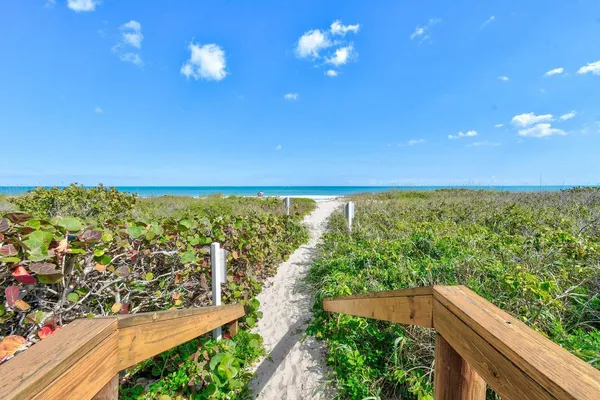 $2,800 | 3200 North Hwy A1A, Unit 209, Hutchinson Island, FL 34949