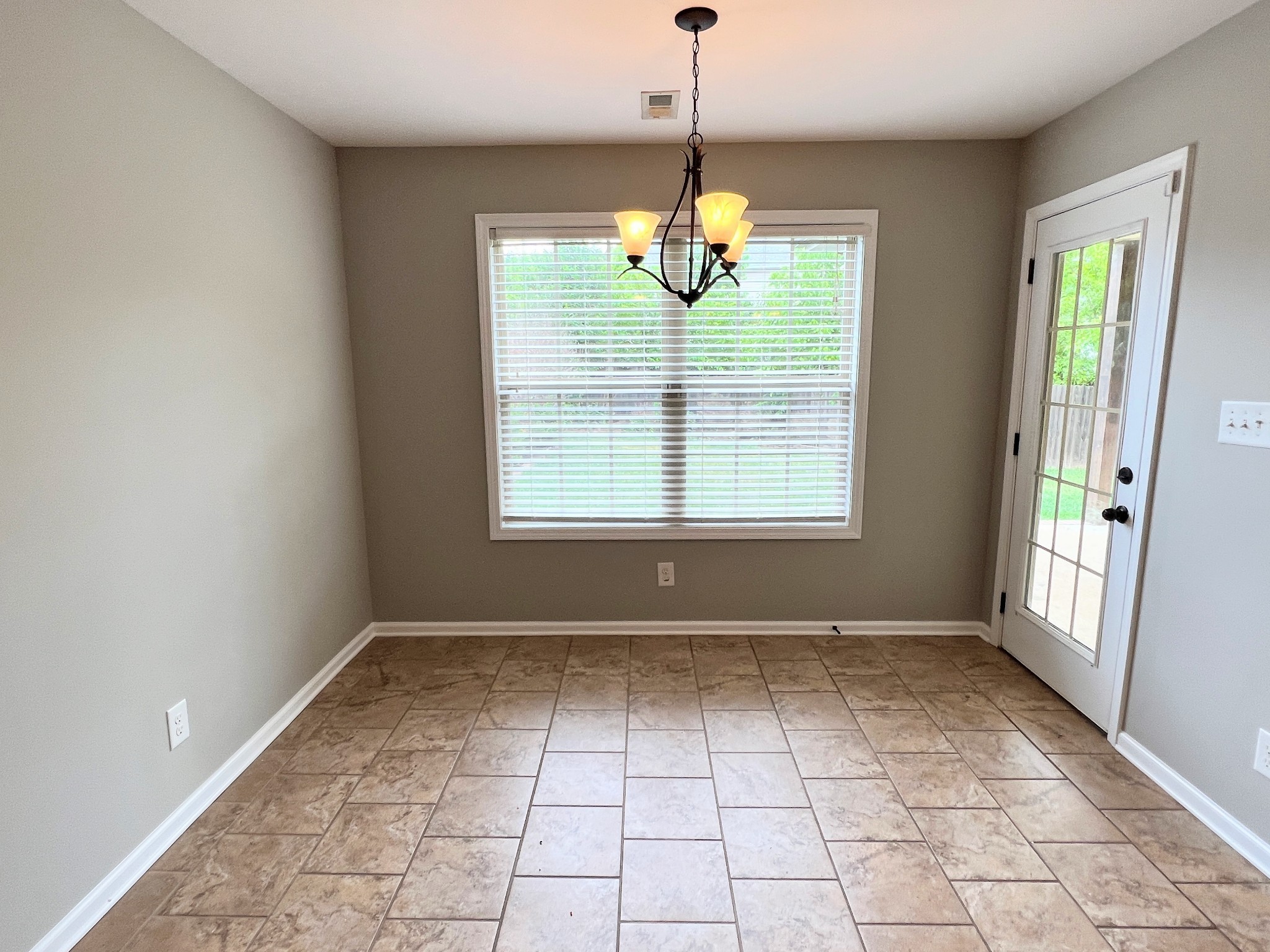 1463 Raven Road Clarksville, TN 37042 - Photo 7 of 22