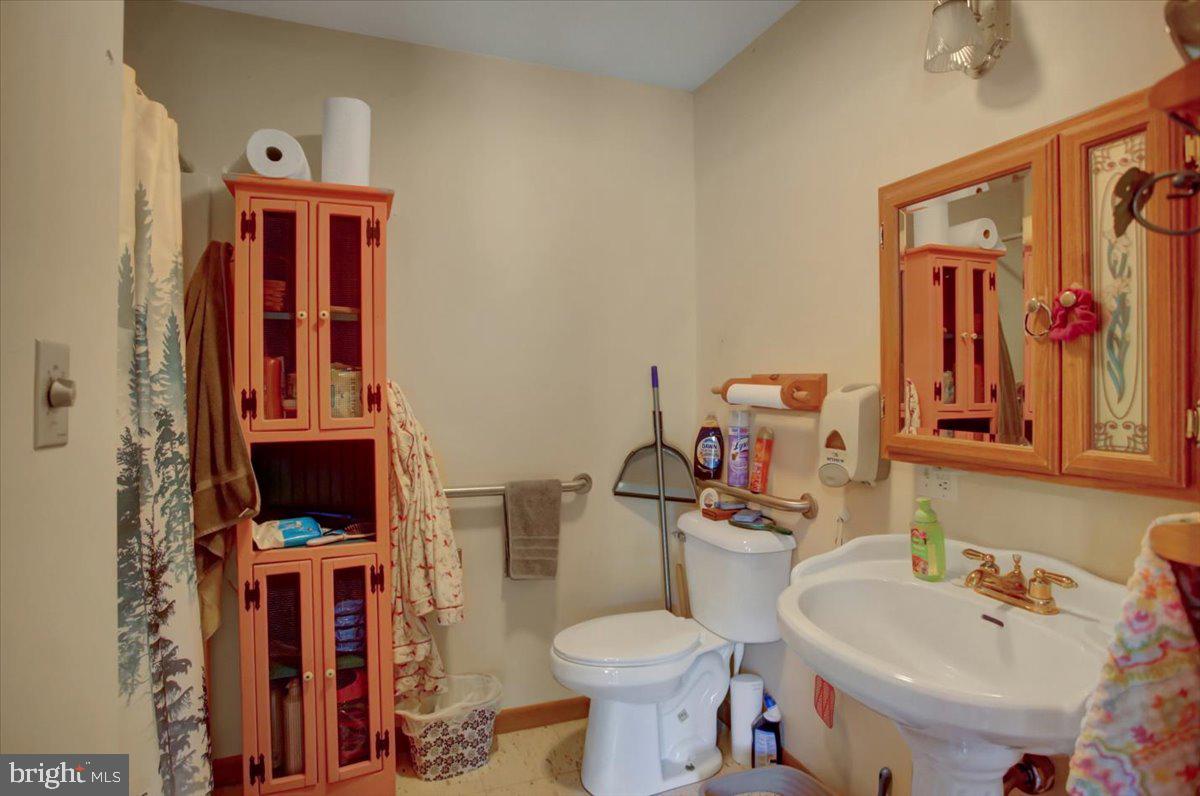 2179 Layton Road Warfordsburg, PA 17267 - Photo 52 of 86 Bedroom 6 Full Bath