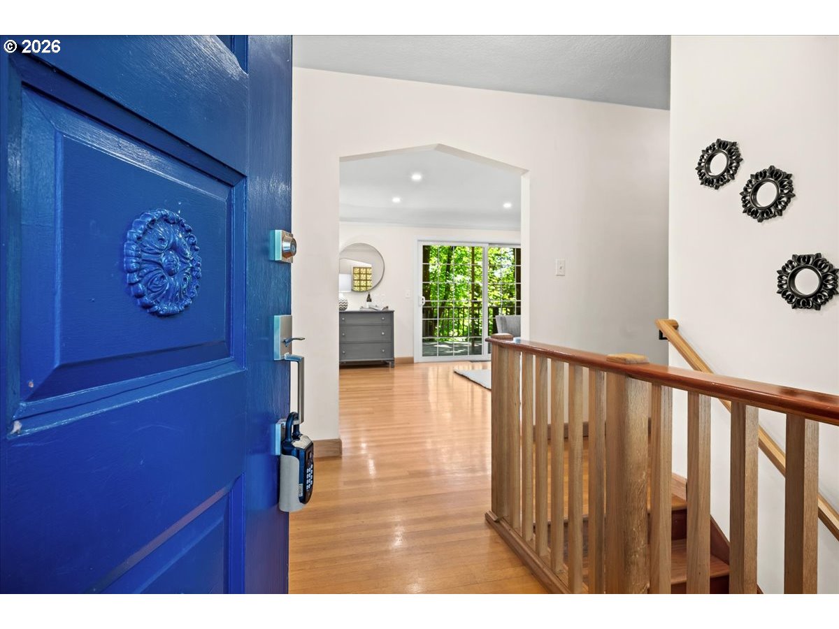 10332 Southwest Lancaster Road Portland, OR 97219 - Photo 6 of 48