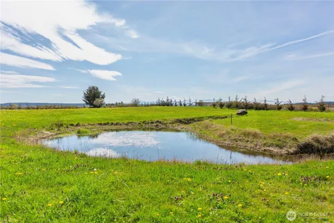 $895,000 | 26987 Highway 20, Oak Harbor, WA 98277