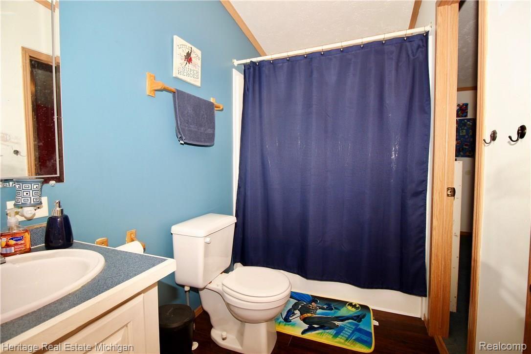 10550 East Prior Road Gaines, MI 48436 - Photo 19 of 28 Full Bath 2