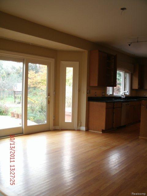 560 Whims Lane Rochester, MI 48306 - Photo 6 of 25 GEDC2765