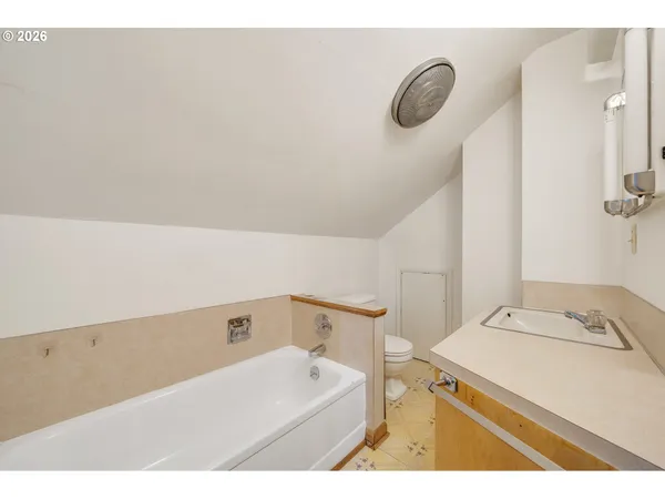 $499,000 | 411 Park Avenue, Tillamook, OR 97141