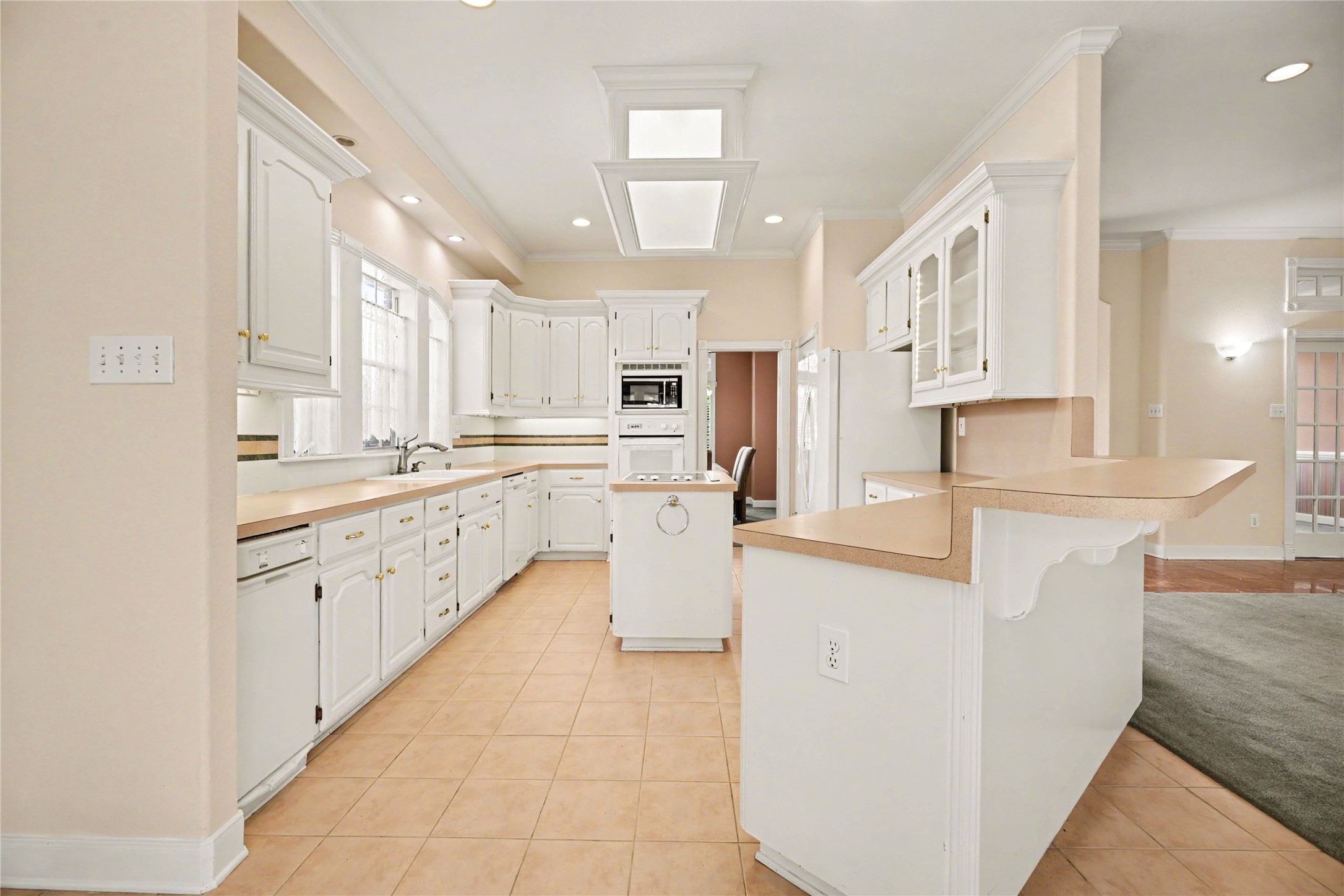 13229 Rene Circle Santa Fe, TX 77510 - Photo 9 of 31 large spacious kitchen