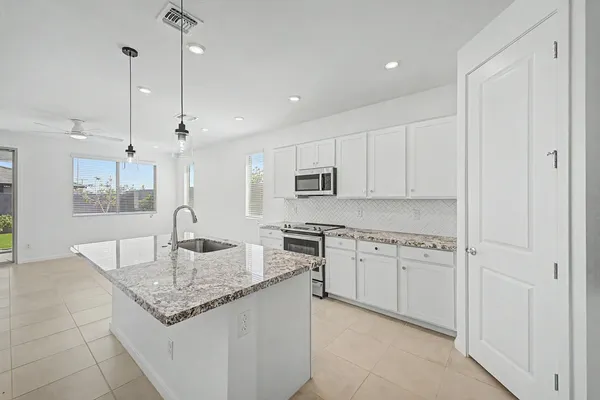$2,300 | 25291 West Hidalgo Avenue, Buckeye, AZ 85326