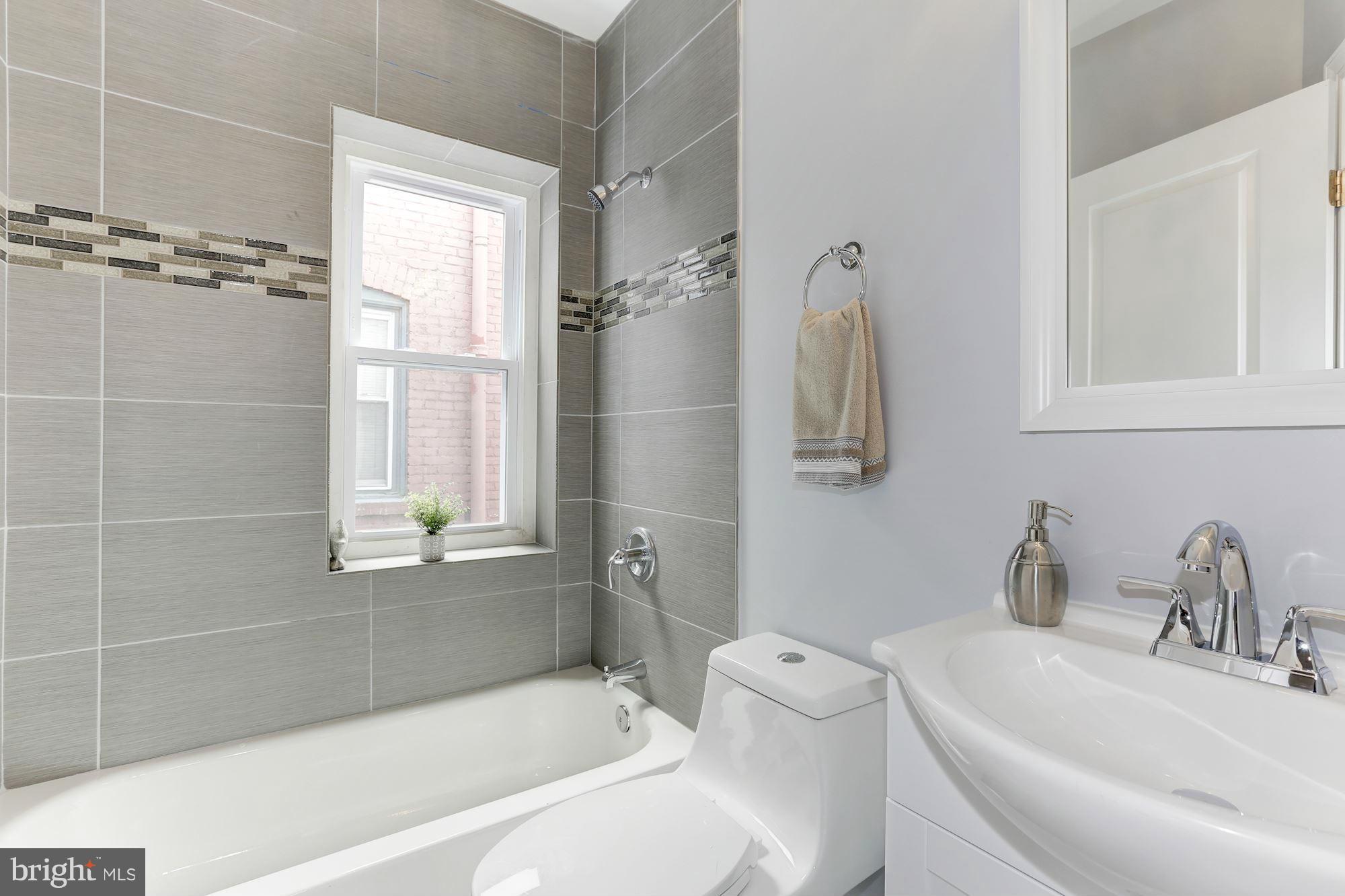 1940 3rd Street Northwest Washington, DC 20001 - Photo 16 of 28 Bath