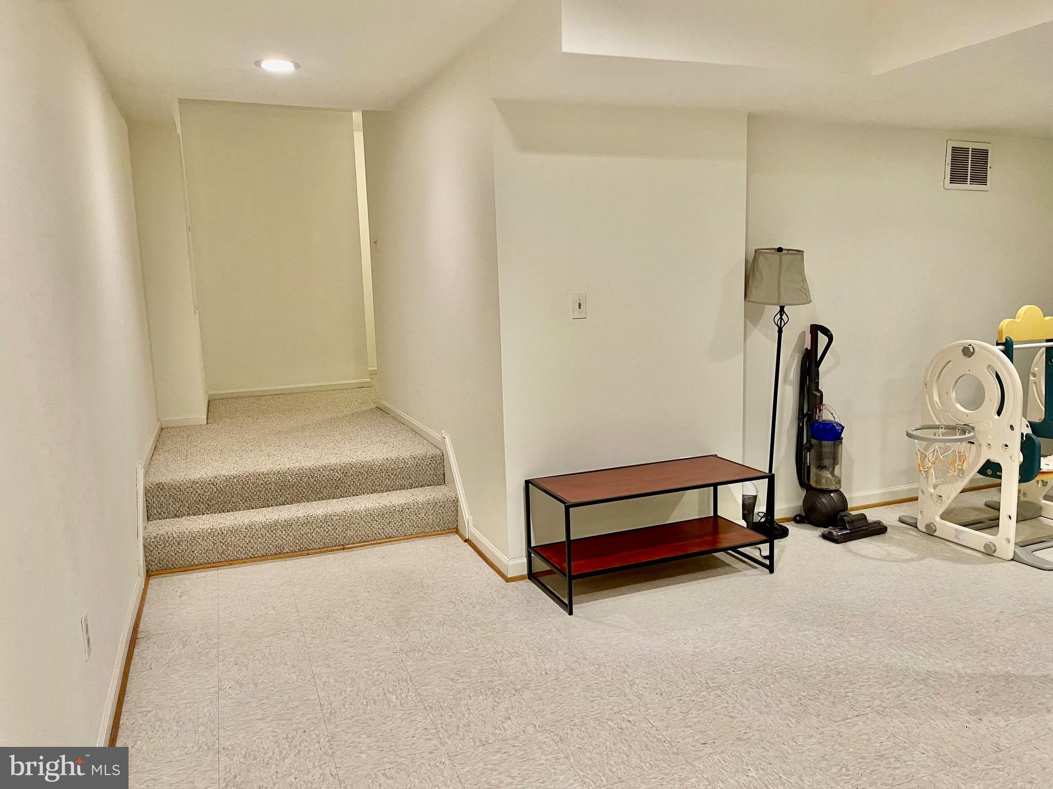 15516 Peach Leaf Lane North Potomac, MD 20878 - Photo 29 of 33 Gallery Image 29